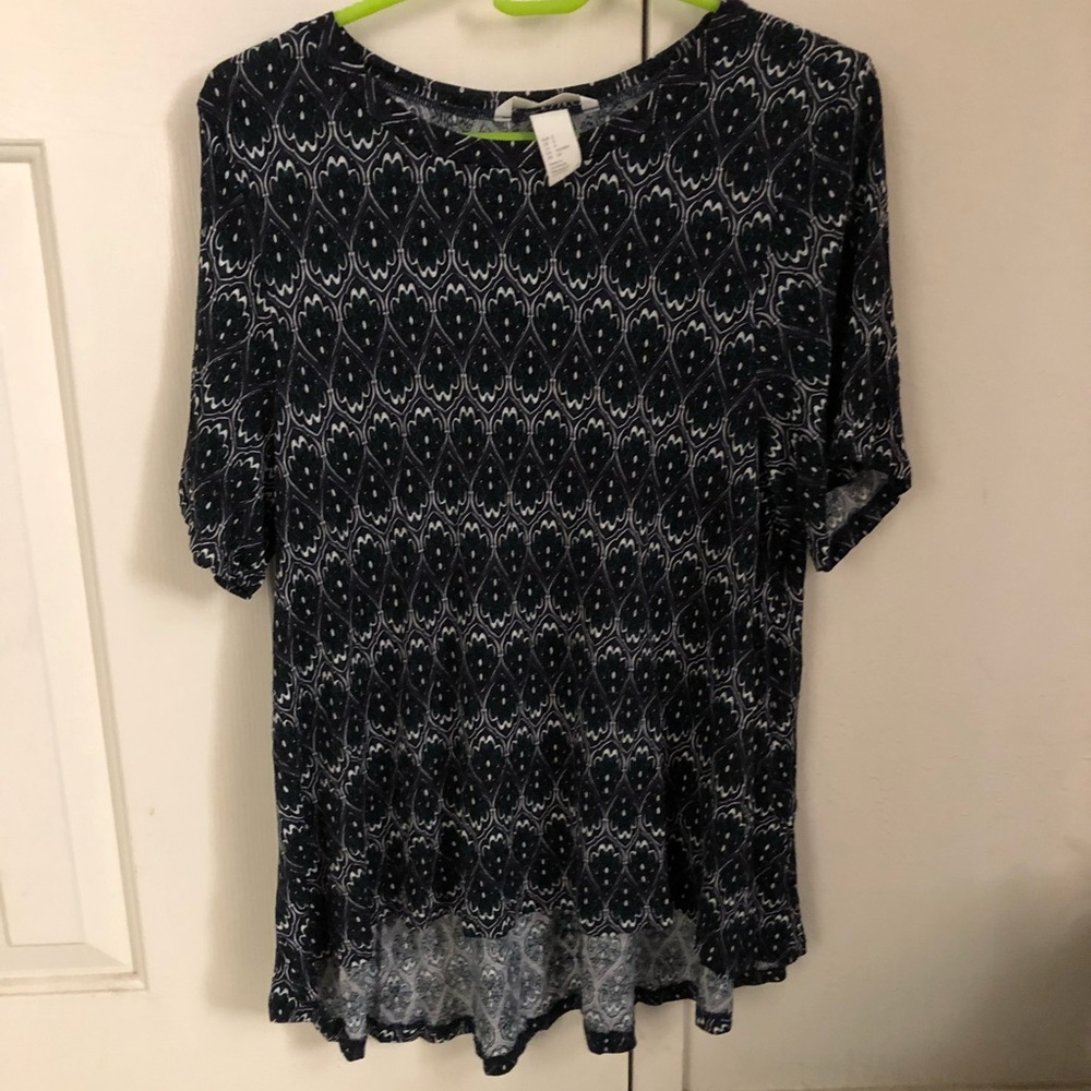 Dark blue & green flowy t shirt